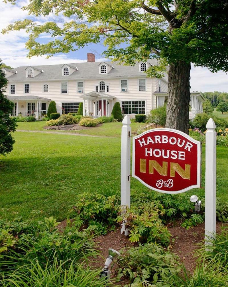 Harbour House Inn image