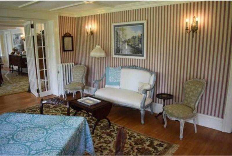 Harbour House Inn image