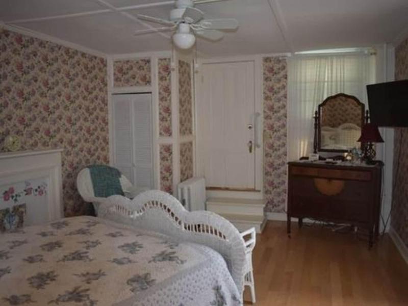 Harbour House Inn image