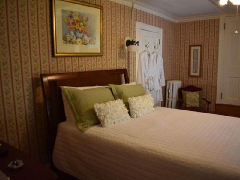 Harbour House Inn image