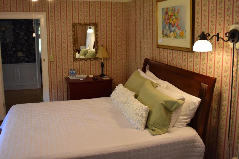 Harbour House Inn image