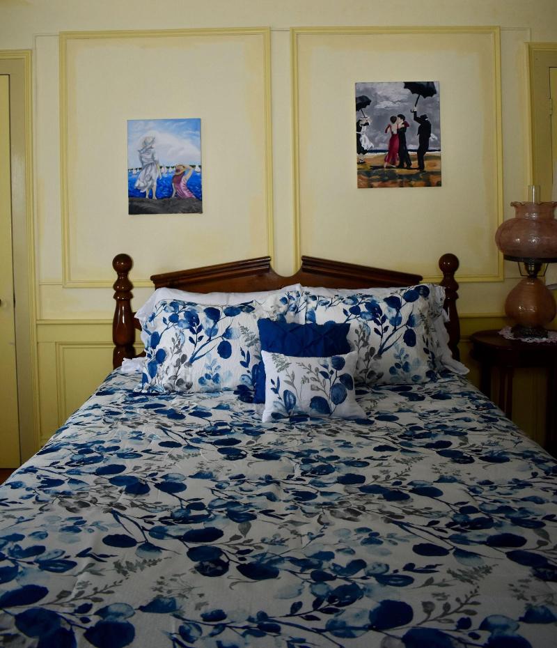 Harbour House Inn image