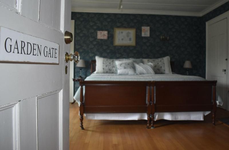 Harbour House Inn image
