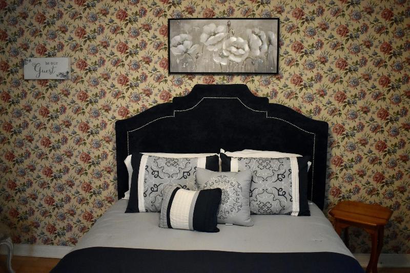 Harbour House Inn image