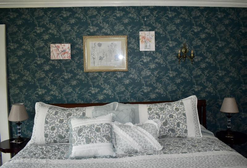 Harbour House Inn image