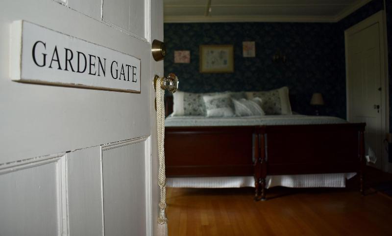 Harbour House Inn image