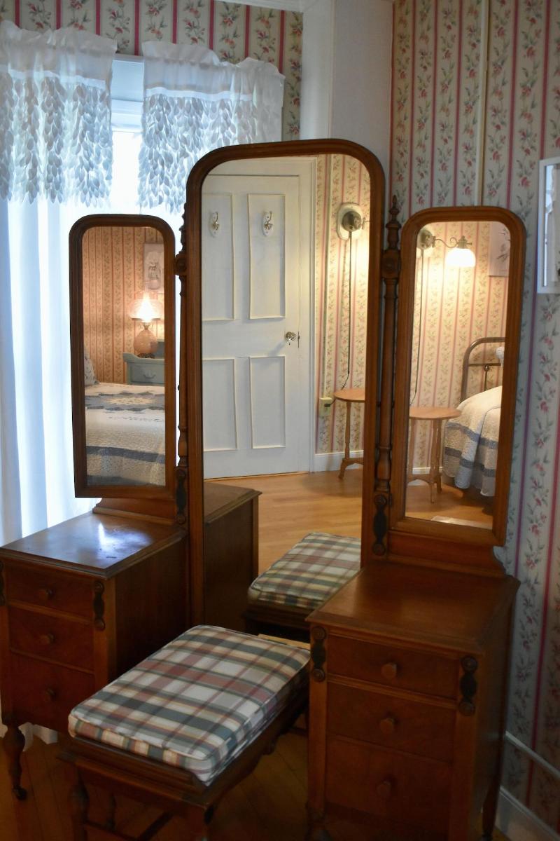 Harbour House Inn image