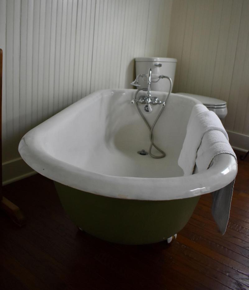 Harbour House Inn image