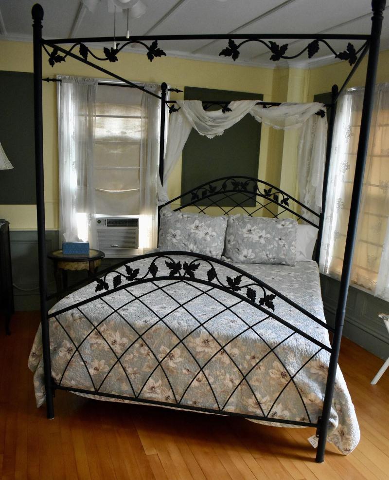 Harbour House Inn image