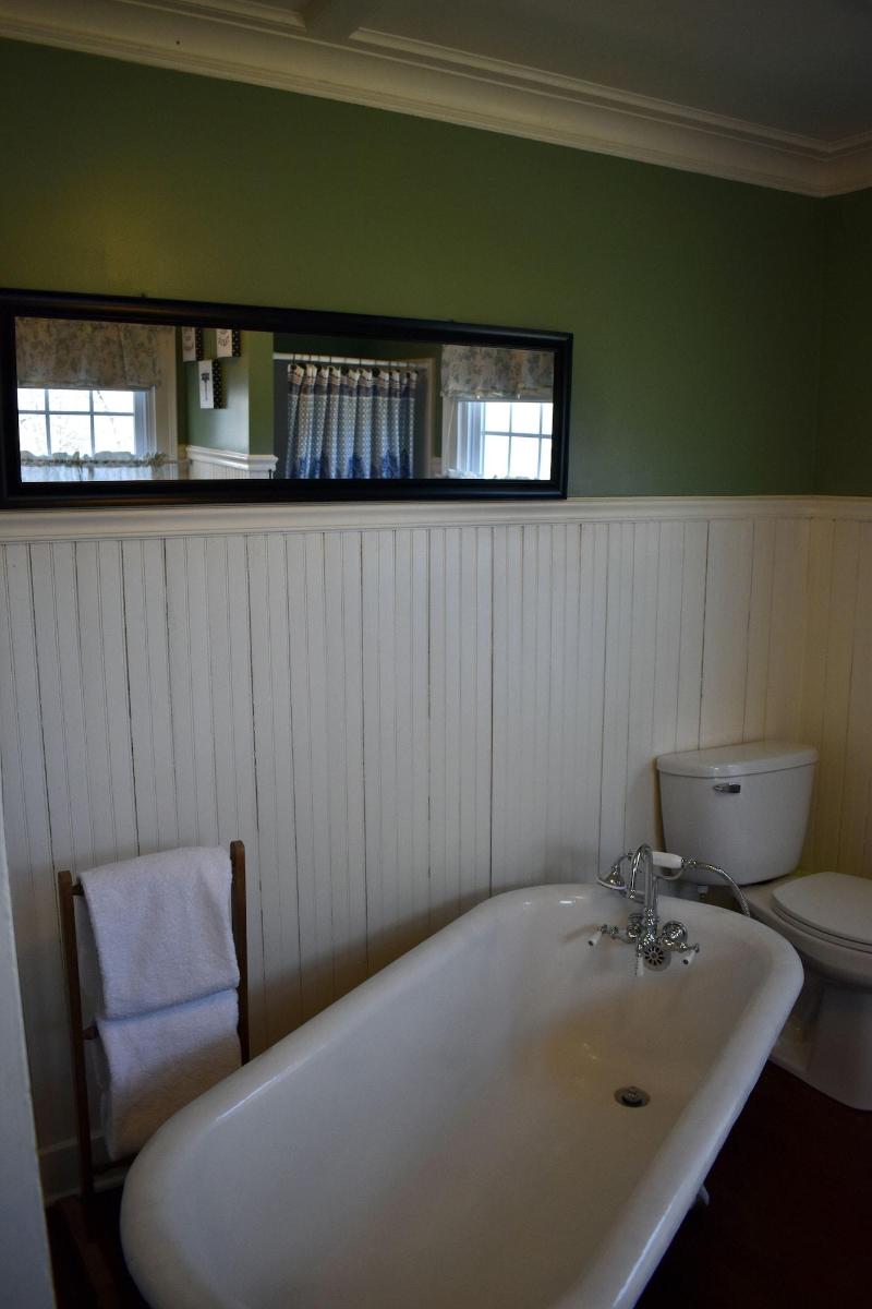 Harbour House Inn image