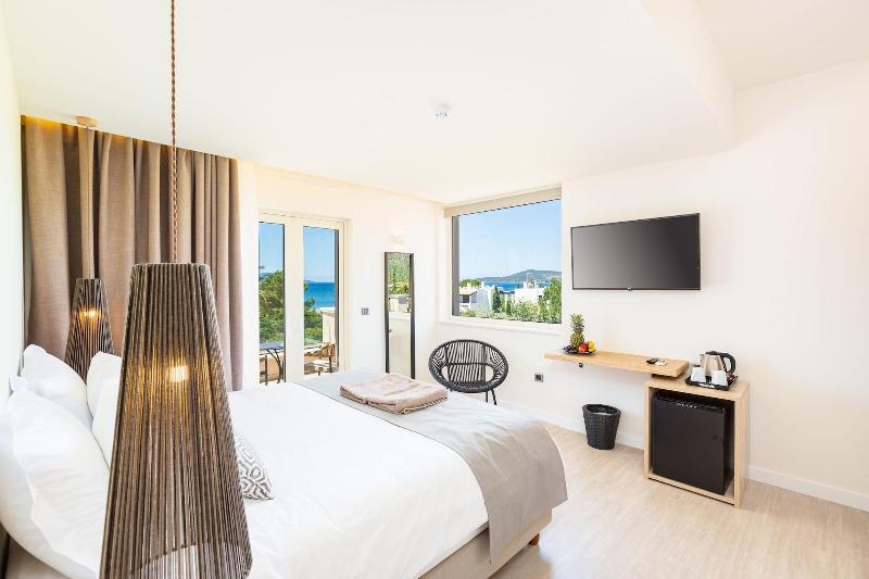 180 South Seaside Hotel image