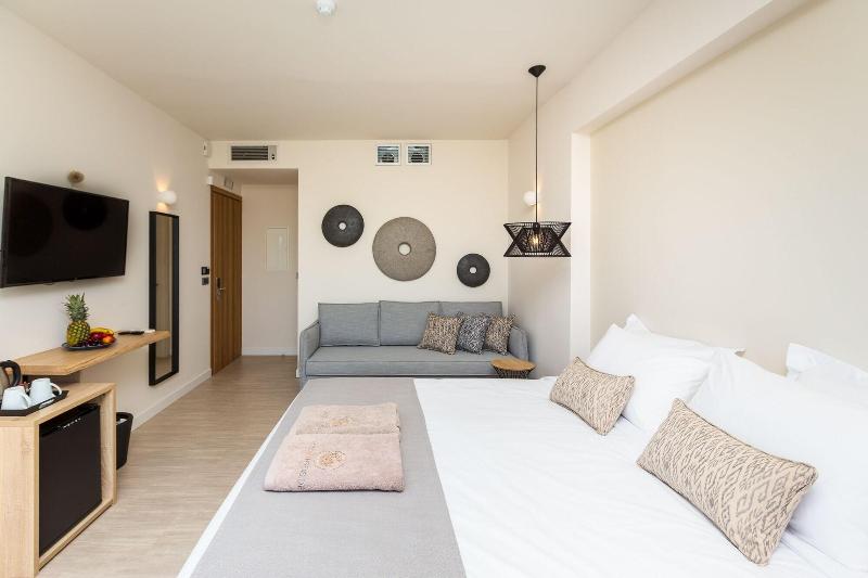180 South Seaside Hotel image