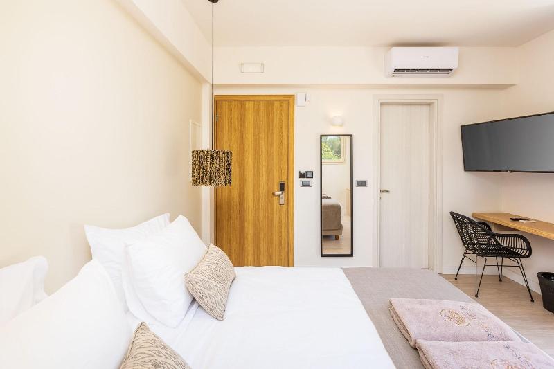 180 South Seaside Hotel image