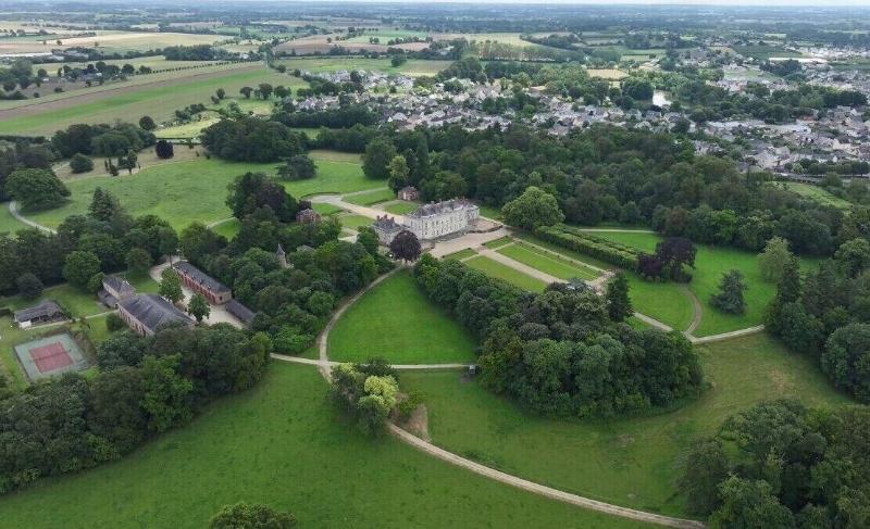 Chateau De Craon image