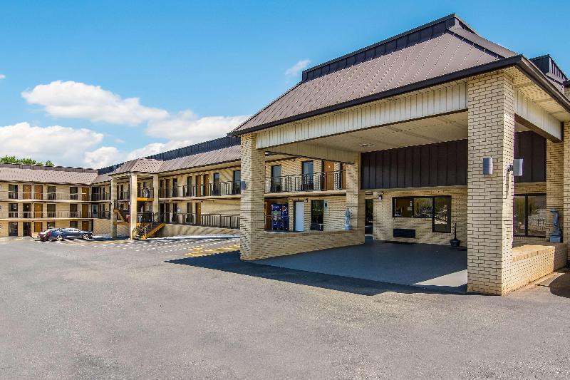 Americas Best Value Inn Wadesboro image