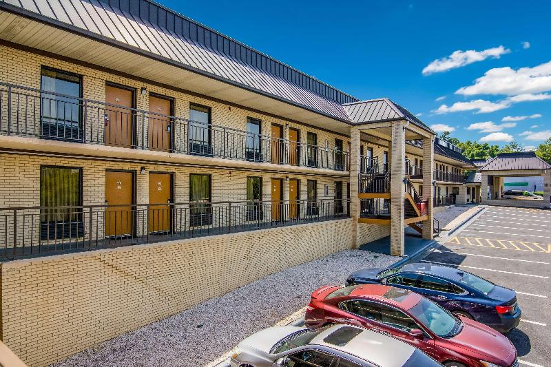 Americas Best Value Inn Wadesboro image 7
