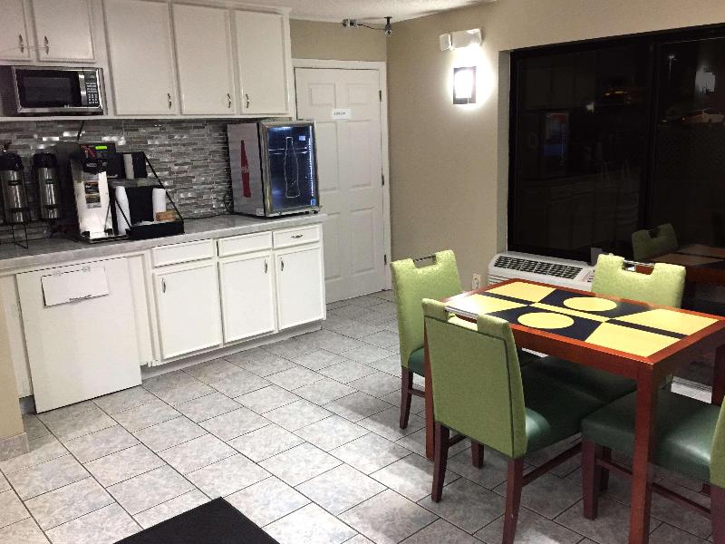 Americas Best Value Inn Wadesboro image 1