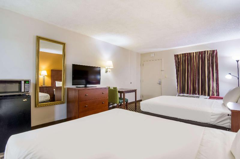 Americas Best Value Inn Wadesboro image 2