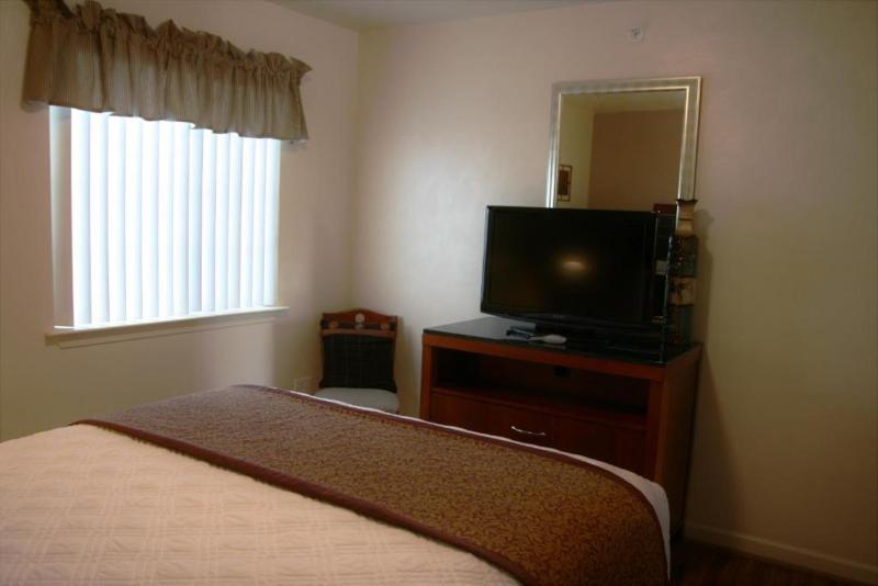Affordable Corporate Suites - Statesville 5