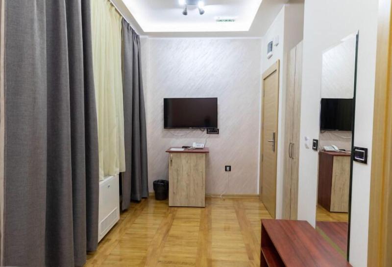 Hotel Kutko image