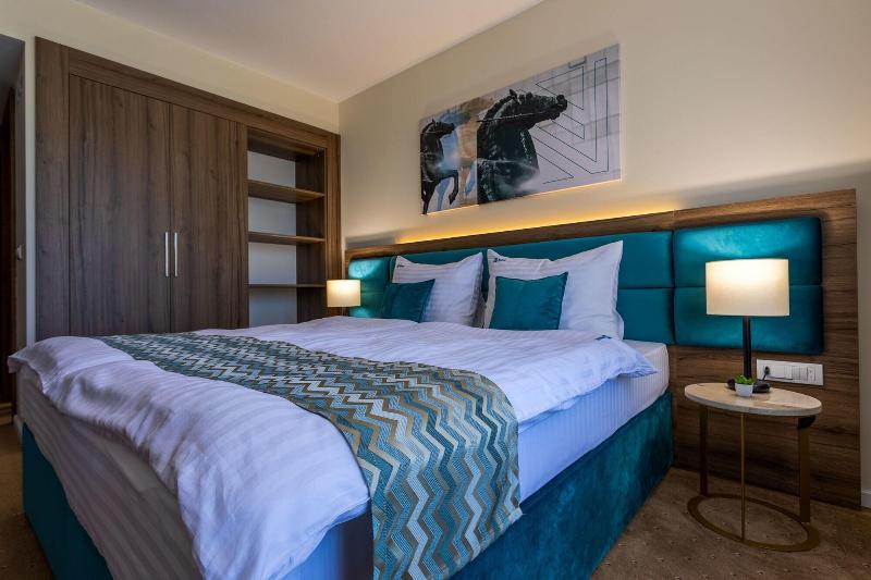 Hotel Nais image