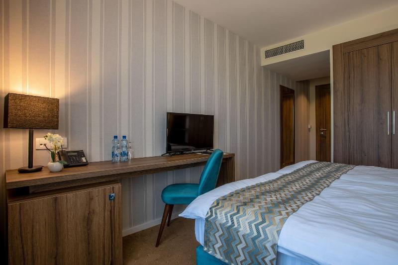 Hotel Nais image
