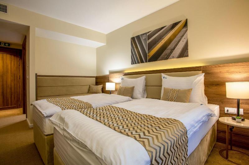 Hotel Nais image