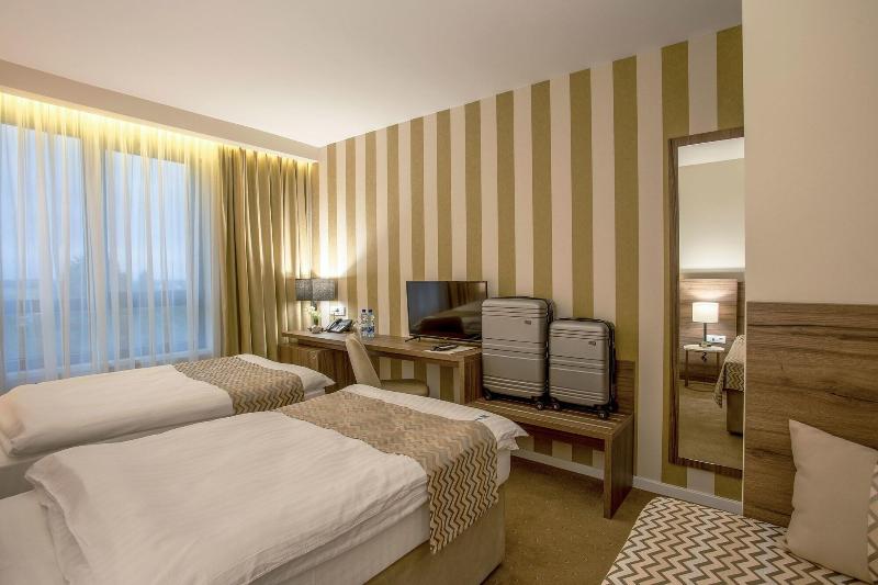 Hotel Nais image