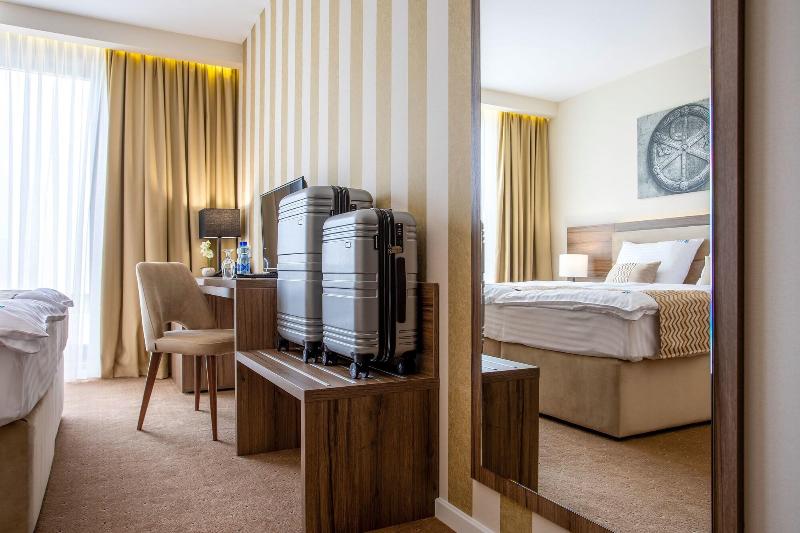 Hotel Nais image