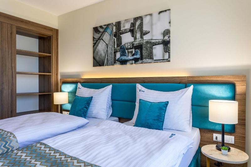 Hotel Nais image