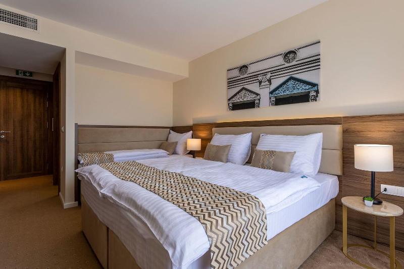 Hotel Nais image