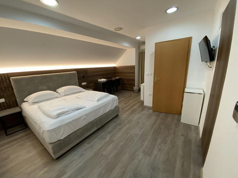 Cirman Rooms image