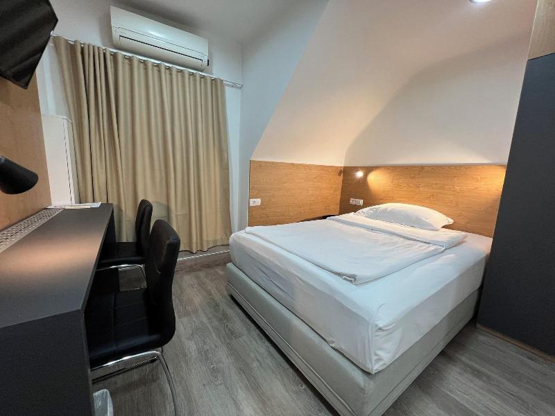 Cirman Rooms image
