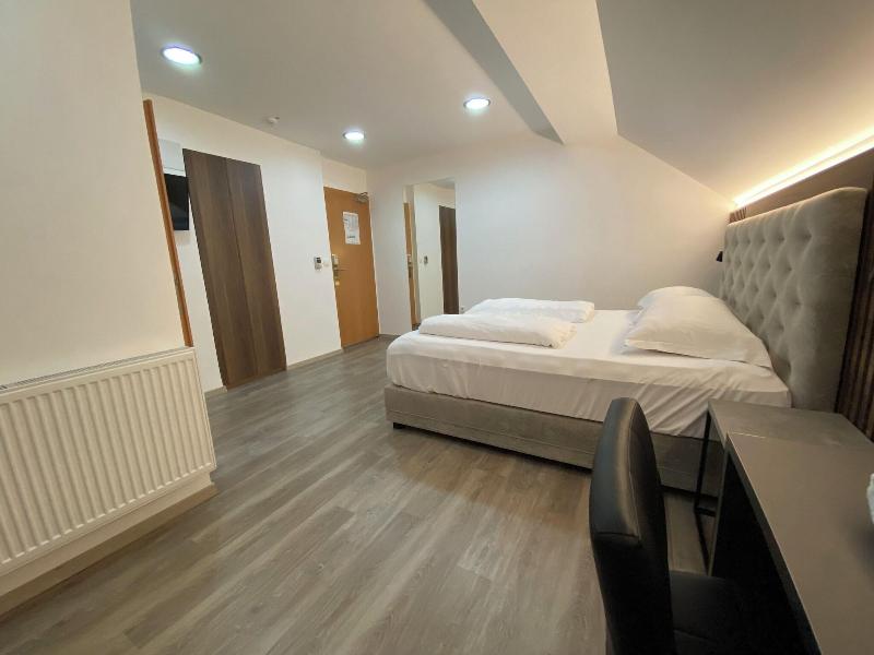 Cirman Rooms image