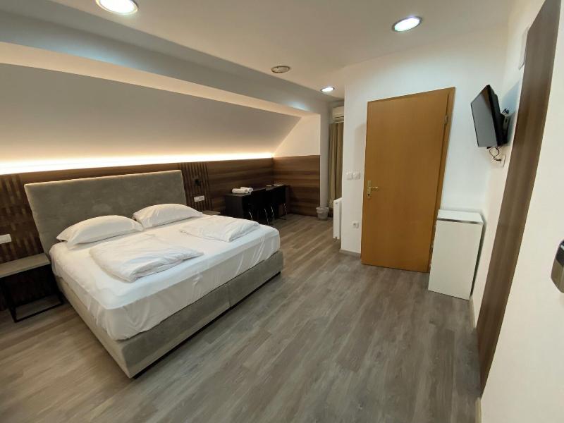 Cirman Rooms image
