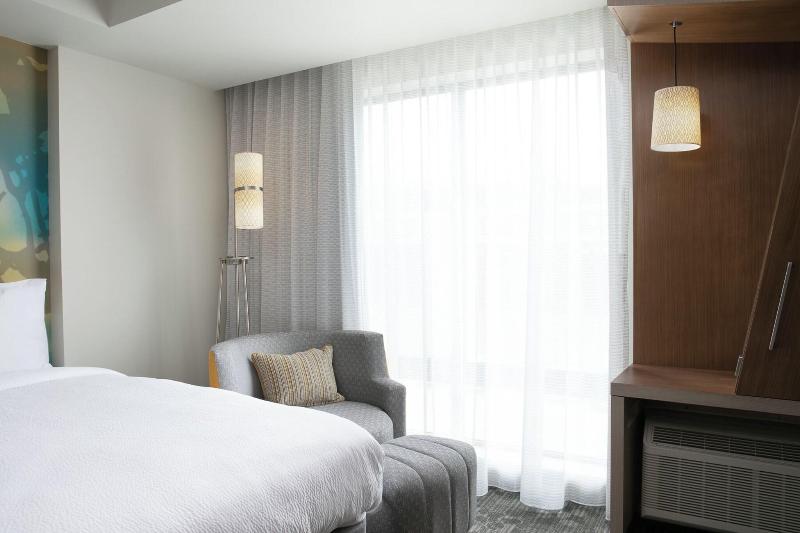 Courtyard by Marriott Sioux City Downtown/Conventi image