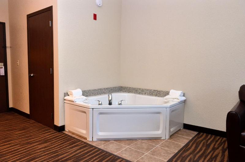 Cobblestone Inn & Suites - Manning image