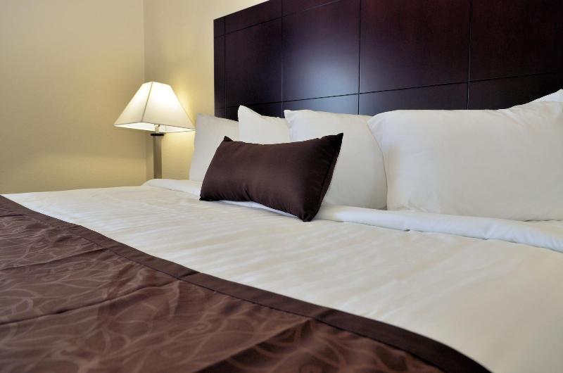 Cobblestone Inn & Suites - Manning image