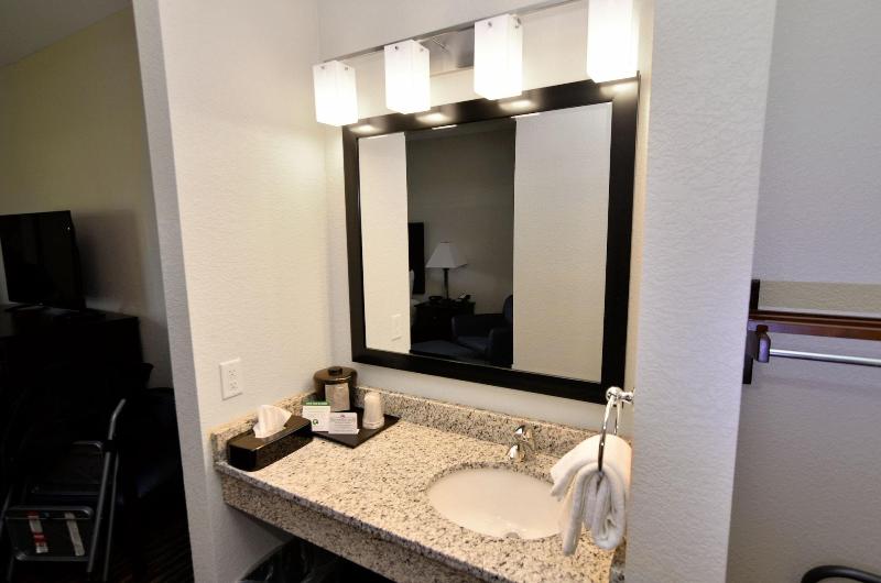 Cobblestone Inn & Suites - Manning image