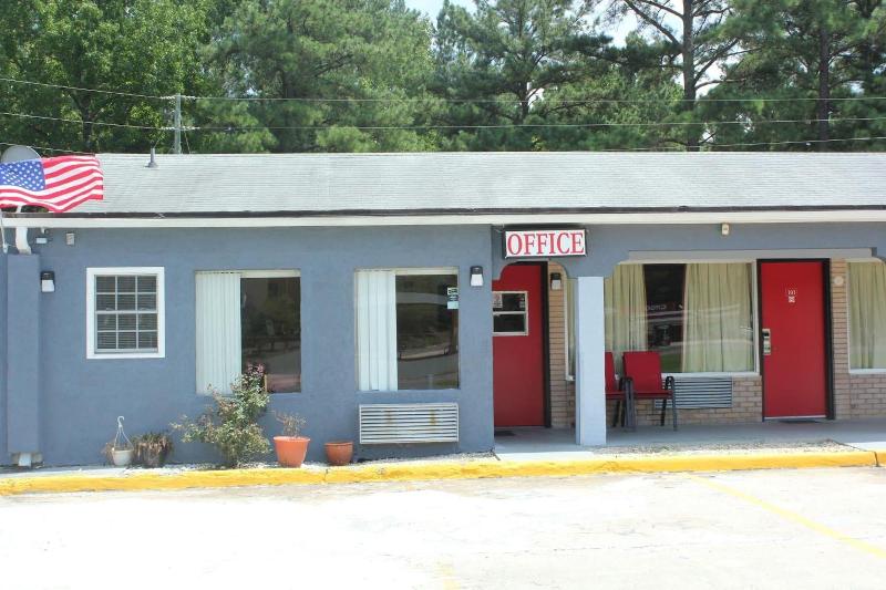 Roadway Inn image