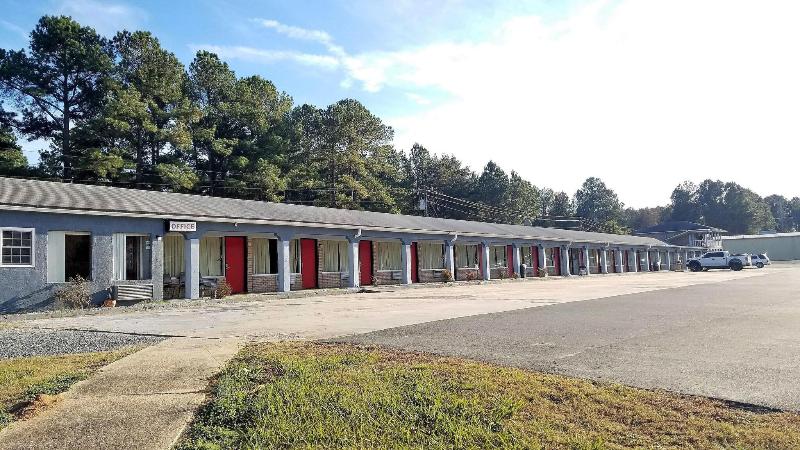 Roadway Inn image