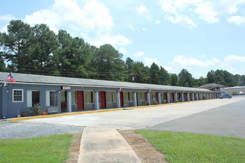 Roadway Inn image