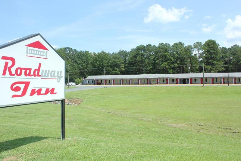Roadway Inn image