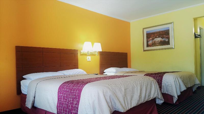 Roadway Inn image 10