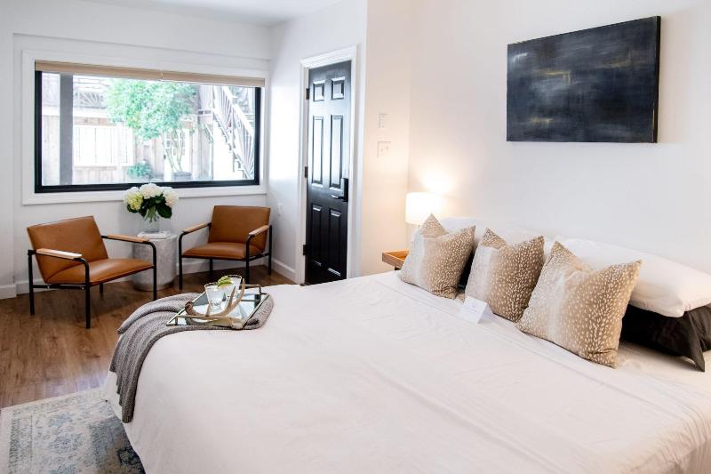 The Wells Hotel image