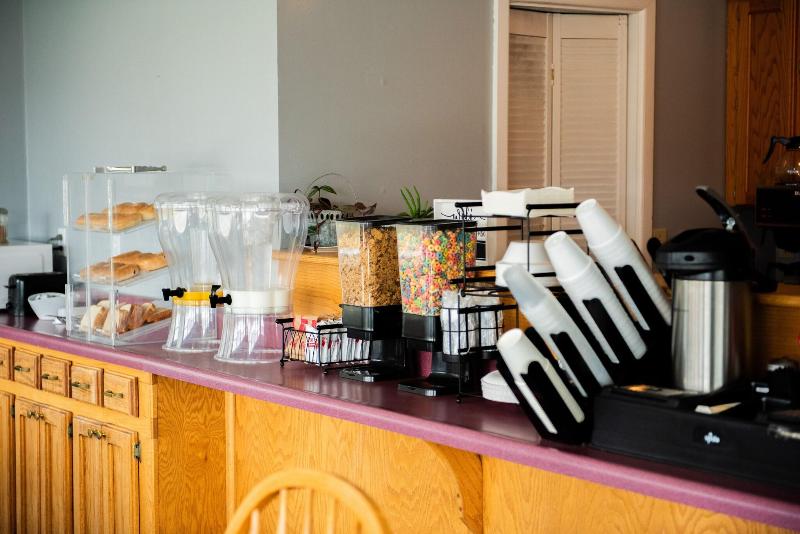 Cottonwood Inn image