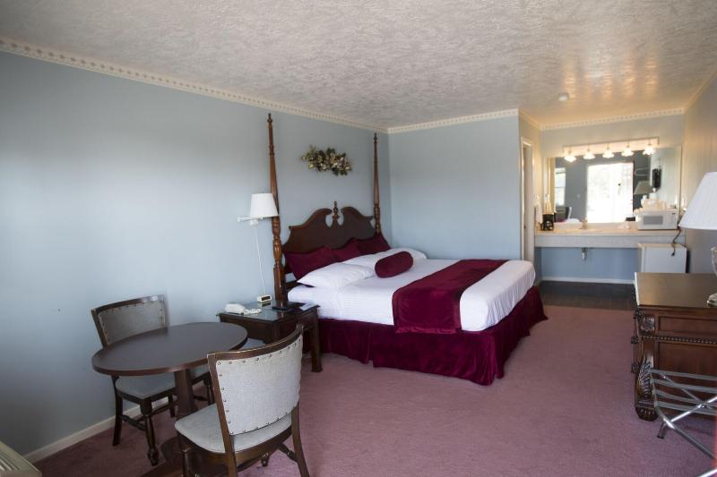 Cottonwood Inn image