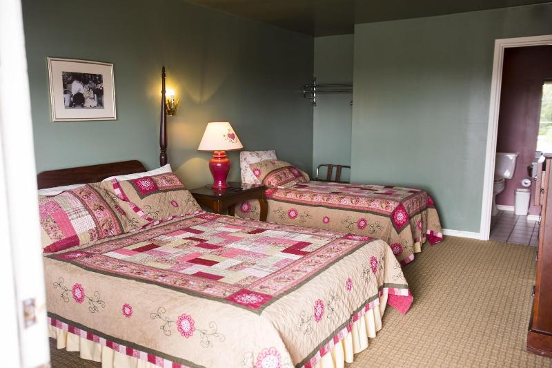 Cottonwood Inn image 2
