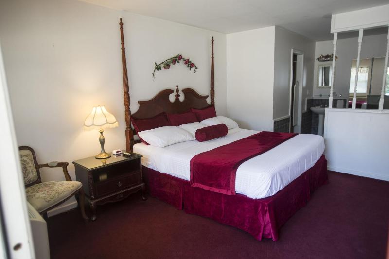 Cottonwood Inn image