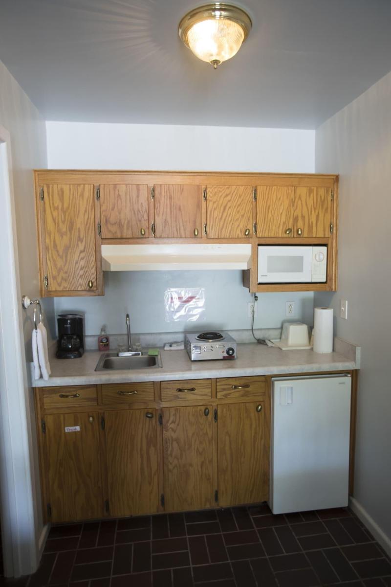 Cottonwood Inn image